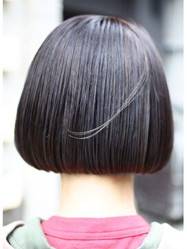 バローチェ(Barouche) 【Barouche】　ワンレンボブ　グレイッシュ　堀江