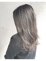 ヘアーアンドアトリエ マール(Hair&Atelier Marl)&nbsp;【Marl】ハイライト入りの上品なアッシュベージュ無造作セミディ