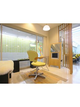 ママも嬉しい！キッズも楽しい！飽きずに過ごせる空間でオシャレにカット☆