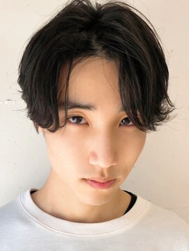 スー(suu) センターパートメンズパーマニュアンスパーマハンサムショート