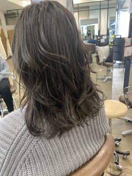 ソワンドゥブレス 瓜破店(soin de brace) オリーブグレージュ