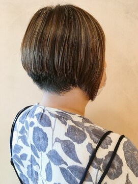 モリオ フロム ロンドン 鶴瀬店 【morio鶴瀬】ハイライト×刈り上げ前下がりショート