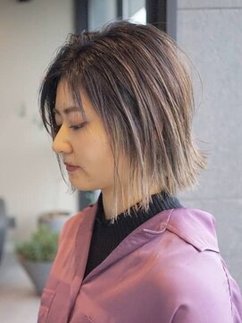 メゾン アヴァロ(Maison Avallo) ハイライトで作るグラデーションベージュカラー