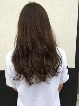 リア(lia) セミロング/大人可愛い/アッシュベージュ