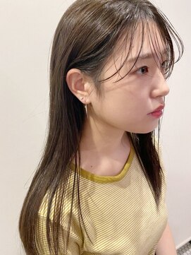 フランチェスカ(Francesca) 柔らかな透明感　オリーブベージュ　ストレート×ロング