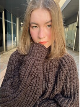 クーエフー(coo et fuu) ミディアムヘアで柔らかい印象に