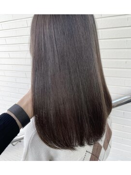 リーファ(reefur) 段なしロング斜めバング小顔愛されグレージュカラー