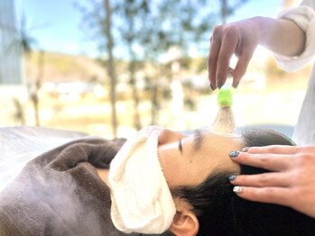 としの店 ヘアースタジオ(HAIR STUDIO)の写真/第一印象を左右する眉やひげのデザインは、骨格や輪郭とヘスタイルのバランスで整えます。お悩みもお気軽に