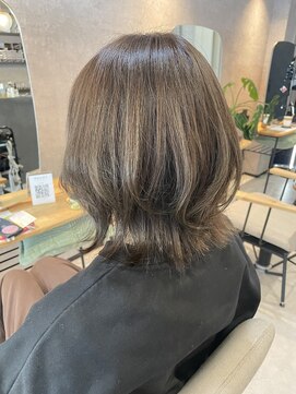 ヘイリー(HAILEY) ミディアムレイヤー/グレージュ/ブリーチなし