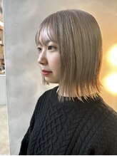 シェアー(Cher) ハイトーンボブ