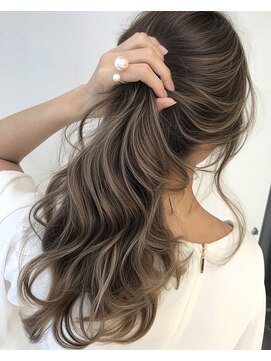 ウル(ulu) 名東区　ハイライト　インナーカラー　透明感カラーミルクティー