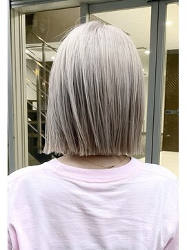ジーディーエス(GDS) 白髪生かし切りっぱなしボブ