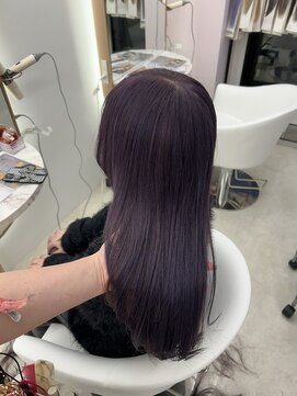 イオエ(ioe) ミディアムレイヤー/ツヤ髪スタイル/グレージュ/ショートボブ