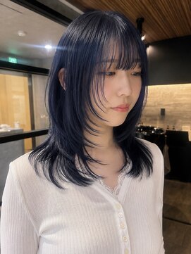シア 富雄店(Sia.) 【ネイビーブルー×ハッシュカット】(ブリーチ1回)