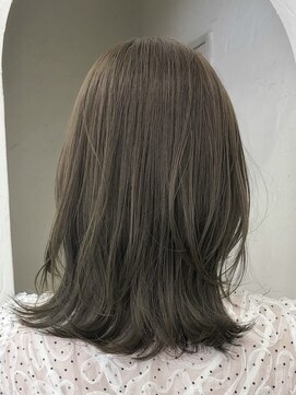ヘアーアイスカルテット(HAIR ICI QUARTET) ブリーチなしカラーオリーブベージュくびれミディレイヤーカット