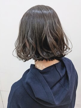 ジェナ(Jena) 外ハネレイヤーボブ×マットグレージュ