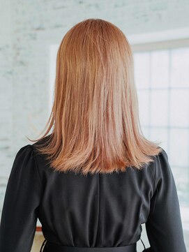 ヘアアンドリラクゼーション シャッセ(Hair&Relaxation SASE) 外ハネセンターパート