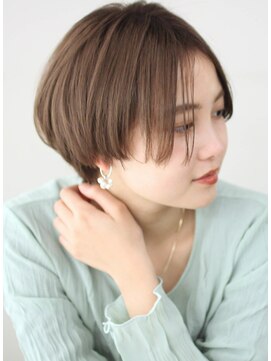 サーカス バイ ビュートリアム 青山(CIRCUS by BEAUTRIUM) 30代 40代 ひし形ショート 美シルエット ショートヘア