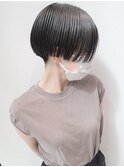 大人クール刈り上げハンサムショート黒髪