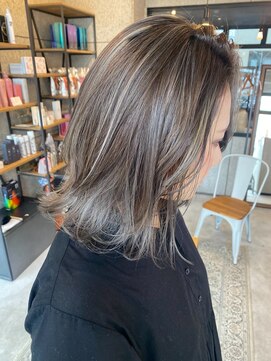 リンダテーラ(Linda tela) 【札幌　デザインカラー/ハイライト/ダブルカラー/ブリーチ】