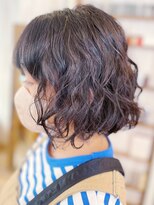 カミビトグロウ(kamibito glow)&nbsp;20代30代大人可愛い毛先パーマショコラブラウンショートボブ