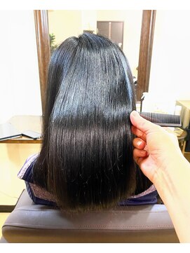 エムルーセント(M'lucent) 艶髪｛TSUYAKAMI｝makeプラチナ髪質トリートメント＋カット　1