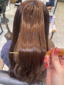 ケンジ 南林間(KENJE) 可愛い×大人っぽさが両方出るカーキベージュ