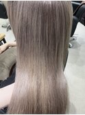 グレーベージュ