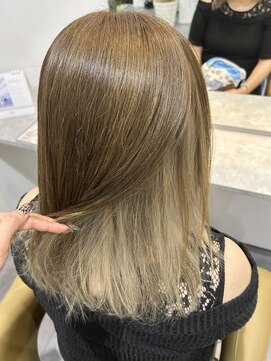 タブーオー(TABOO.O) ホワイトベージュインナーカラー