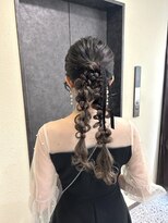 ミラ(Mila) 人気上昇中＊ふわふわ感が可愛いツインポニーアレンジ/お呼ばれ