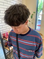 シフト(SHEEFT)&nbsp;ナチュラルブラウン フェザーパーマ ツーブロックマッシュ