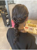 大人可愛いインナーカラー編みおろしヘアアレンジ