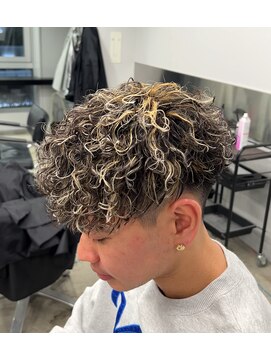 ライズ 渋谷店(RISE) ツーブロックスペインカールバロックパーマ