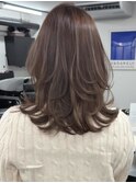 黒髪　ボブルフ　ネビージュ　小顔　ワンレン　スペインカール