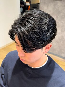 デプト(DEPT.) フェザーパーマセンターパートメンズマッシュツイストパーマ佐賀