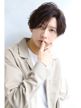 ロゼ 茨木(Rose) 【ROSE】メンズカット_センターパート_黒髪ショート