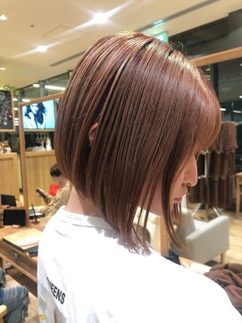 艶カラー上品ボブ美シルエット