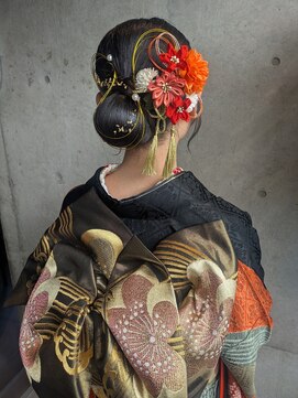 コティ(Kotii) 【成人式】人気のタイトシニヨンスタイルに華やかさをプラス♪