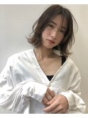 外国人風グレーベージュ