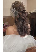 洋装 大きな ゆるふわ カール ハーフアップ ヘアアレンジ