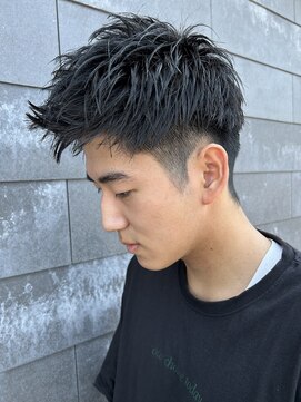 ヒュイル バイ ニアウ(Hwyl by Niau) メンズマッシュショートスパイラルパーマニュアンスパーマ