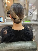 フロウクラウド(FLOW CLOUD) タイトシニヨンスタイル