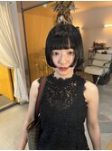 前上がりボブ　黒髪ボブ