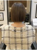 ボブルフレイヤー明るめオリーブベージュボブ20代30代前髪あり