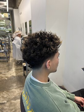 アンサー 千葉中央(UNSER prod by THE DAY) 【MEN’S HAIR/サーフカール/刈り上げセンターパート/千葉】