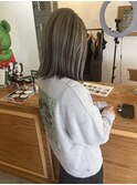透明感グレーのアンブレラボブ