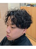 センターパートツイストスパイラルハードパーマ