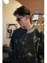 エディ(Edy)&nbsp;メンズセンターパートフェザーパーマ刈り上げ眉カット韓国ヘア