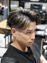 メッツ 原宿(METS) MEN'S/毛流れサイドパート×ハイライト/フェード