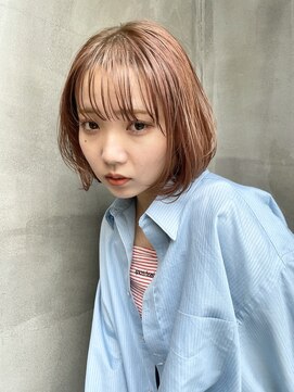 ローリー(Rowlly) - ブリーチ  ×  ピンクベージュ　×  切りっぱなしボブ -